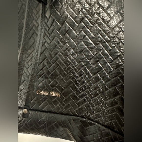 Calvin Klein Black Shoulder Bag - Picture 3 of 5